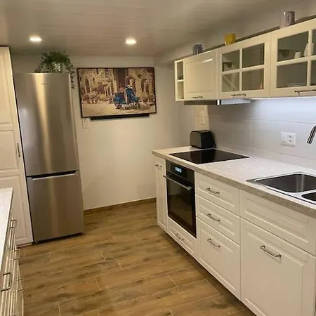 Im Sunnigen Usblick דירה וונגן