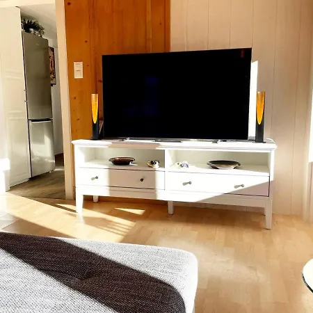 Im Sunnigen Usblick דירה *